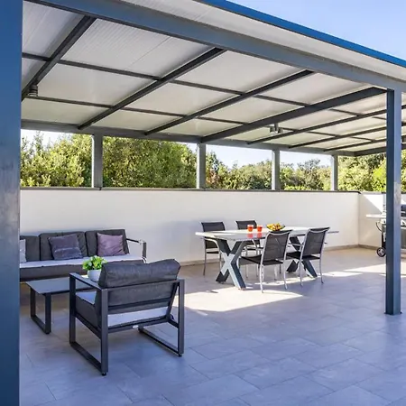 Vallelunga וילה *