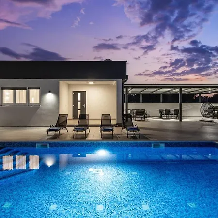 Villa Vallelunga Pula