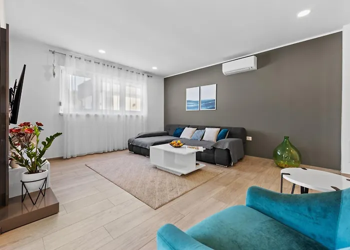 Vallelunga Villa Pula