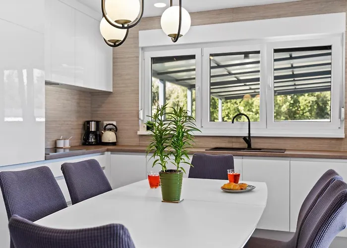 Vila Vallelunga Pula